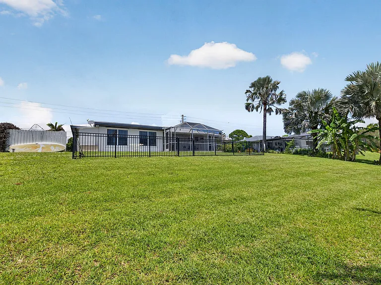 416 SE Naranja Ave — Photo 42