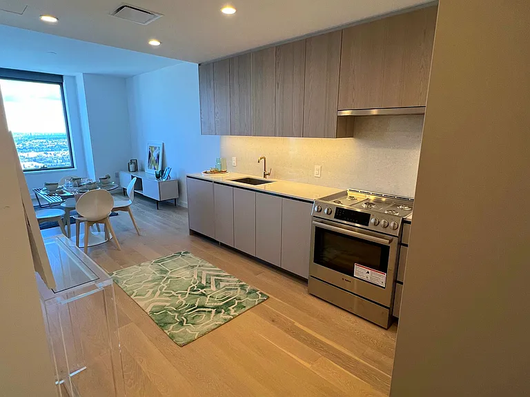 3 Court Sq #6004 — Photo 3