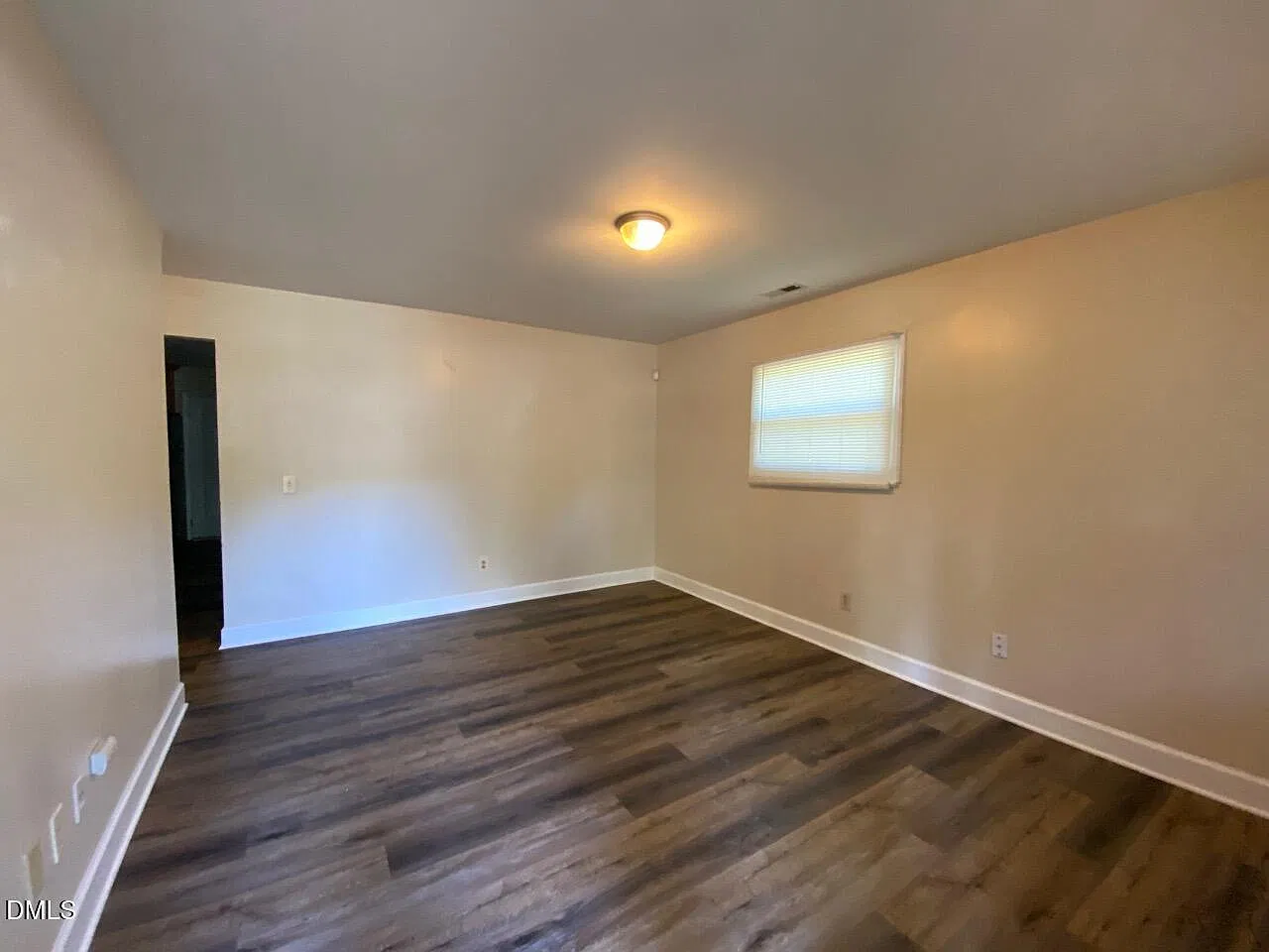 3 bed, 1.5 bath, 1120 sqft, $1,500 — Photo 4