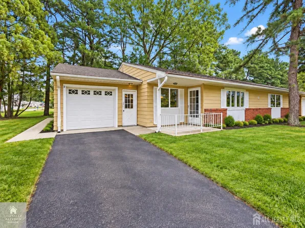 51 Maine Ave #B, Manchester Township, NJ 08759