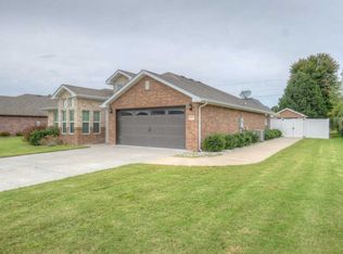 111 Zachary Ln, Carl Junction, MO 64834