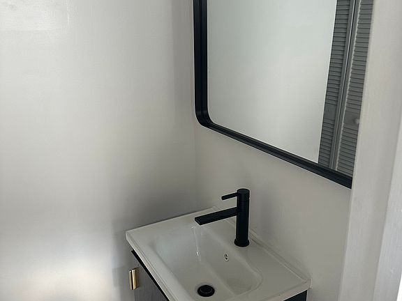 5th image of 7909 Tropicana St