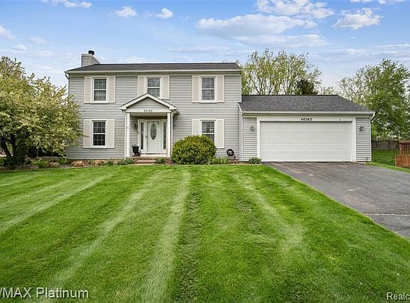 3rd image of 60362 Lamplighter Dr