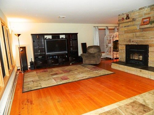 3rd image of 10 Southwood Dr