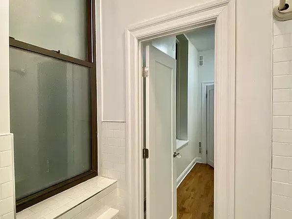 129 Perry Street image 6 of 8