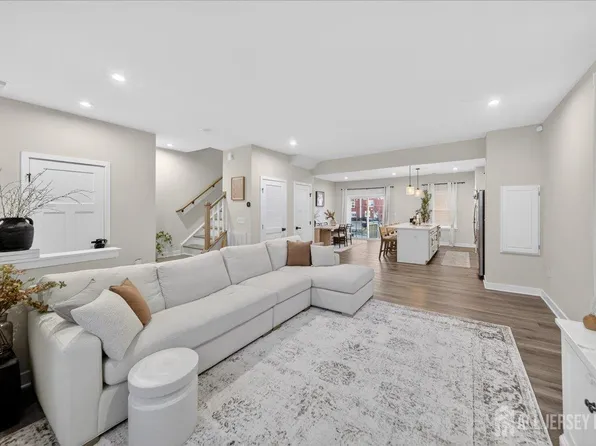 66 American Way, Cliffwood, NJ 07721