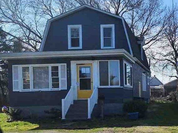 1st image of 3015 Birch Ave