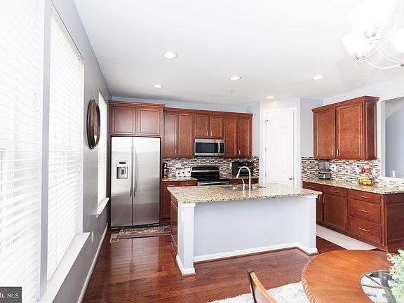 2nd image of 1731 Fernwood Dr