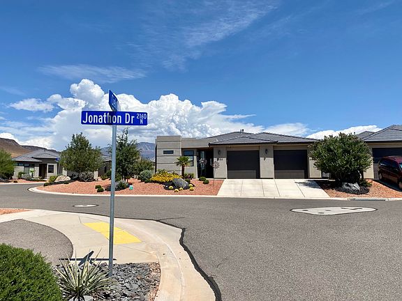 4th image of 1084 W Jonathon Dr