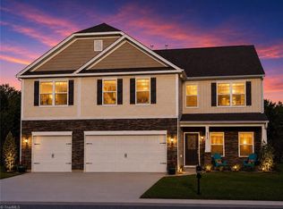 4008 Highland Creek Ct, Pfafftown, NC 27040