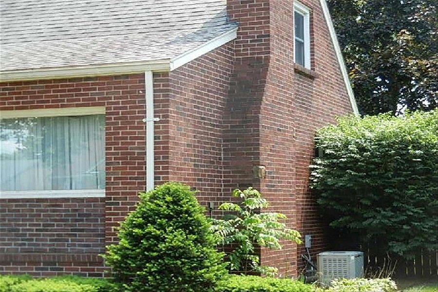 2nd image of 3005 Glenn St