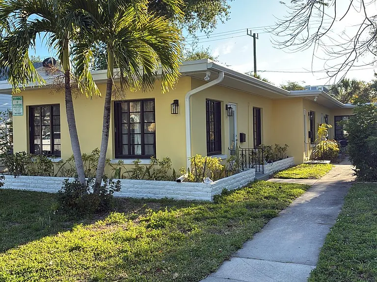 214 S Palmway #1 — Photo 1