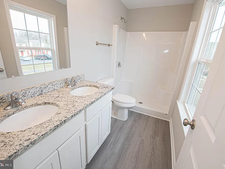 241 Morgans Ct — Photo 43