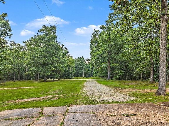 4th image of 222 County Road 3090