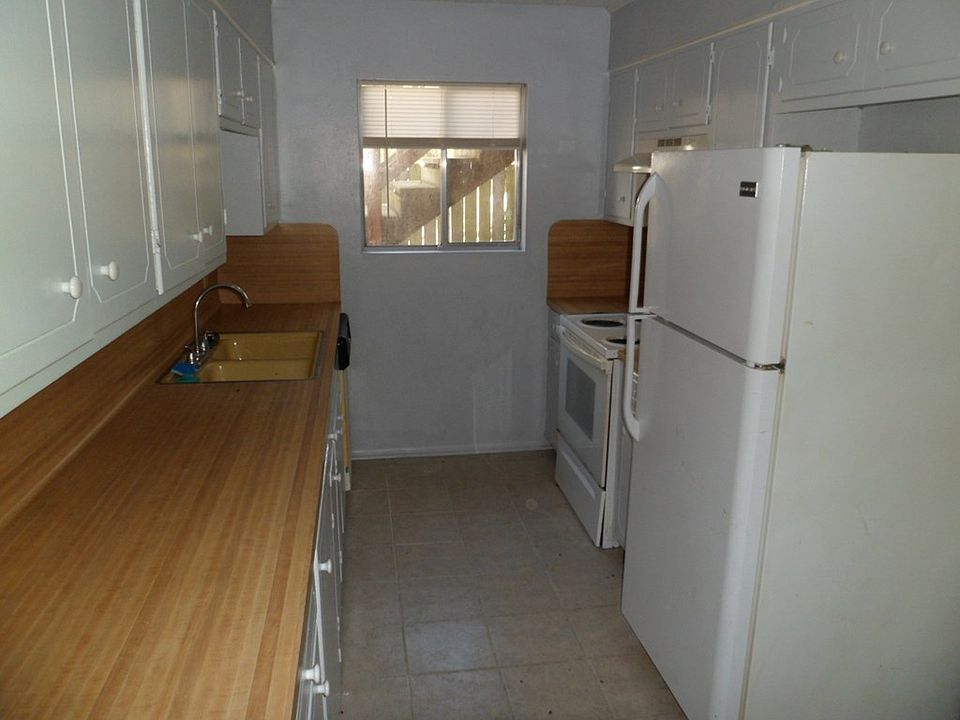 2nd image of 2569 North St #3
