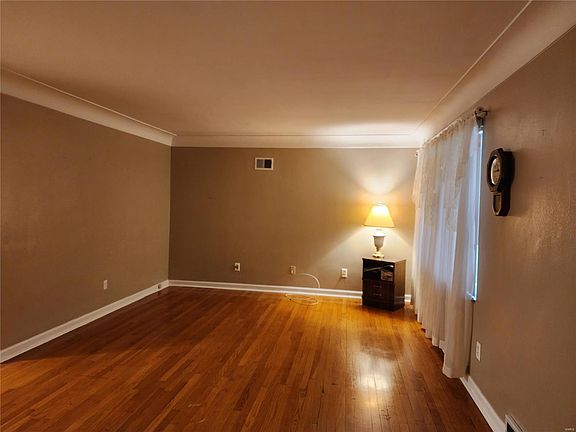 5th image of 2734 Michigan Ave