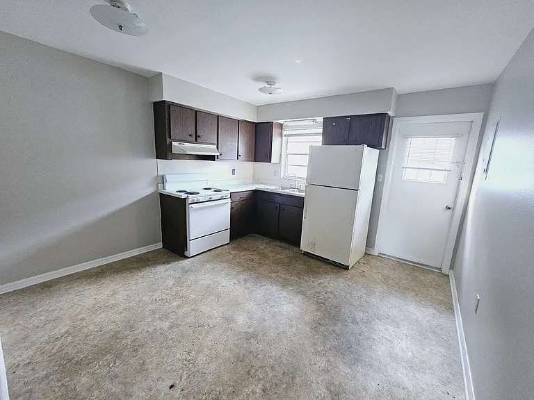 3246 S Polk Ave #2 — Photo 9