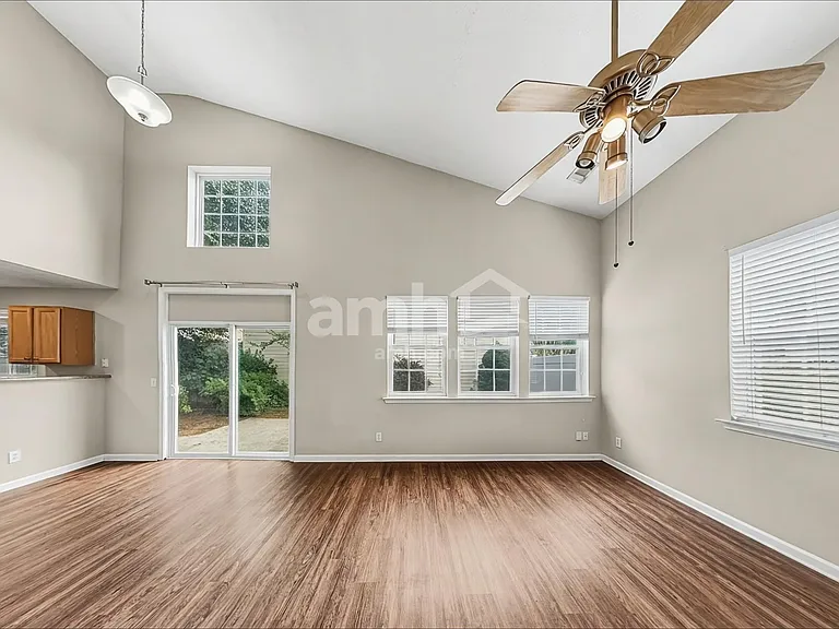 1244 W Oaks Way — Photo 6