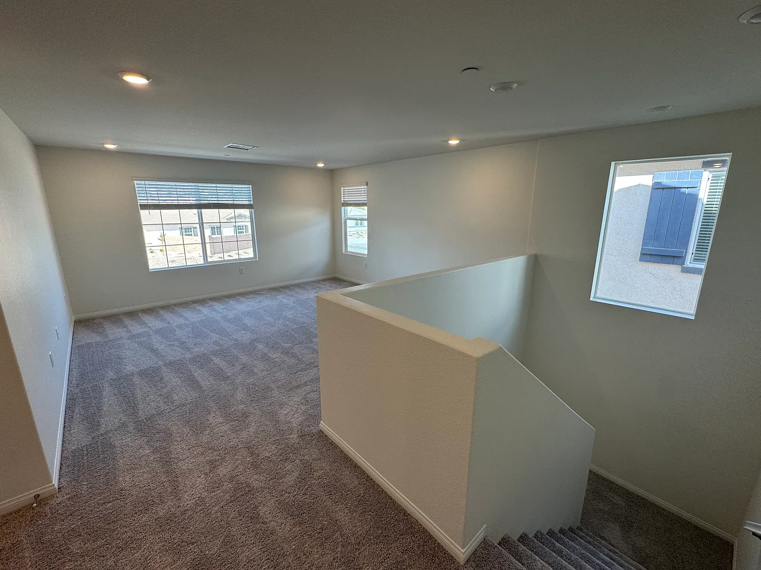 5 bed, 2874 sqft, $3,950 — Photo 4