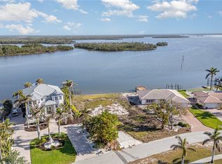 5636 Williams Dr, Fort Myers Beach, FL 33931