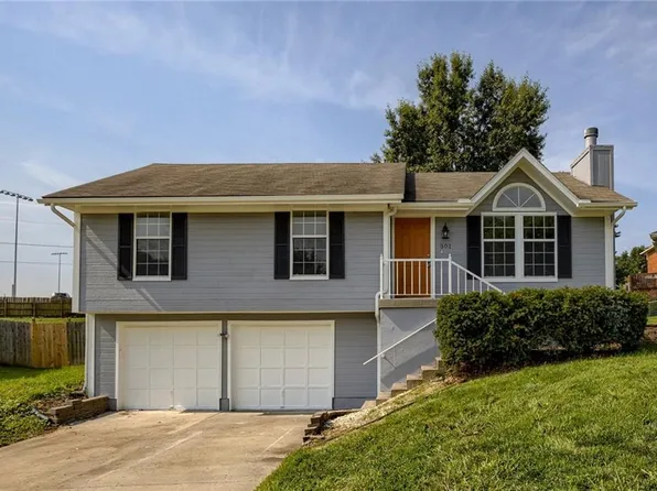 301 E Nickell Ter, Independence, MO 64050