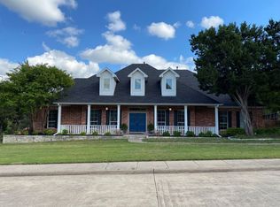 806 N Cobblestone Ct, Cedar Hill, TX 75104