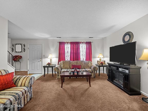 3rd image of 603 Myrtlewood Circle