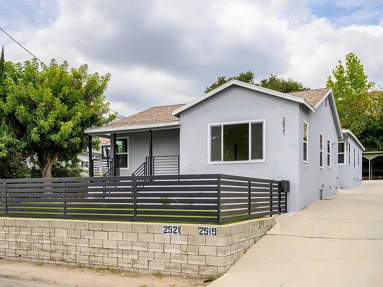 2519 Manhattan Ave — Photo 24