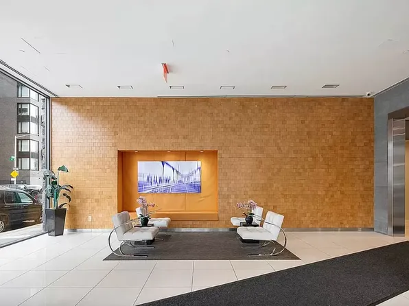 11-02 49th Avenue image 7 of 12