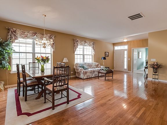 4th image of 1818 Hampshire Dr