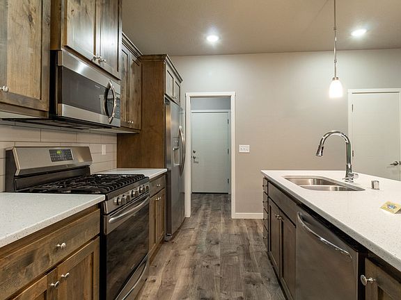 5th image of 3505 NE 61st Way