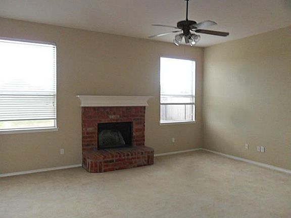 3rd image of 445 Windmill Dr