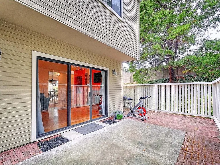 2401 Branchwood Ct #ROOM FOR RENT ONLY — Photo 6