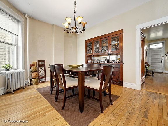 4th image of 2827 W Fullerton Ave
