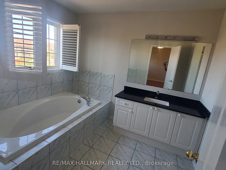 4930 Southampton Dr — Photo 12