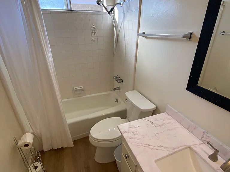 3526 Mentone Ave #7 — Photo 6