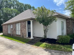 5227 Eastbay Dr, Baton Rouge, LA 70820