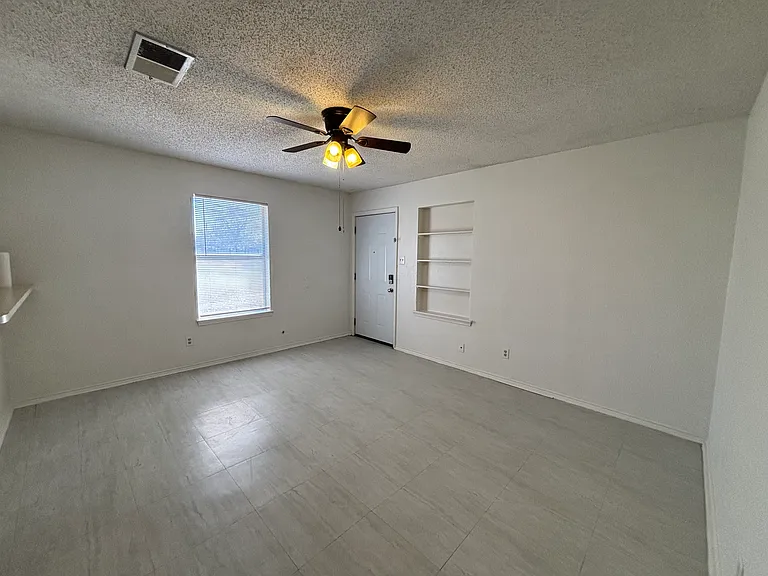 2600 NW 21st St #B — Photo 6