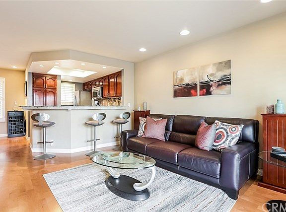 4th image of 24518 Park St