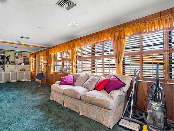 4th image of 937 W Duval St