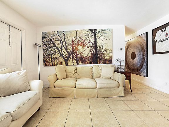 5th image of 305 SW 2nd Street