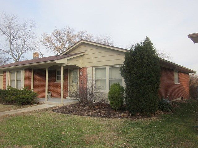 1st image of 221 N Pleasant Dr