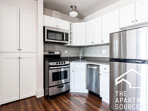 2nd image of 821 W Lakeside Ave #304