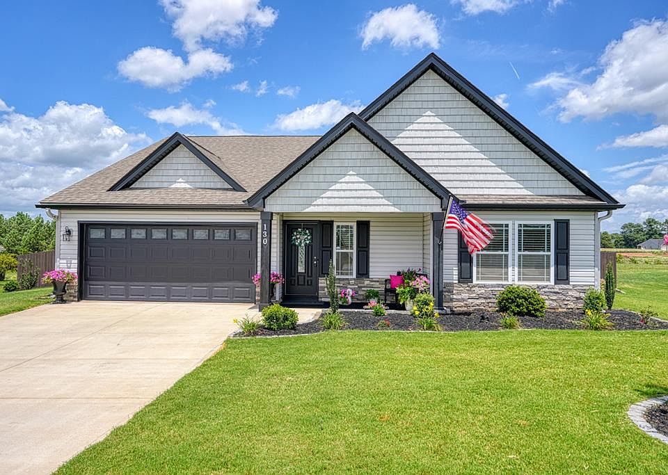1st image of 130 Thorn Creek Dr