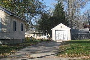 2nd image of 631 E 6th St