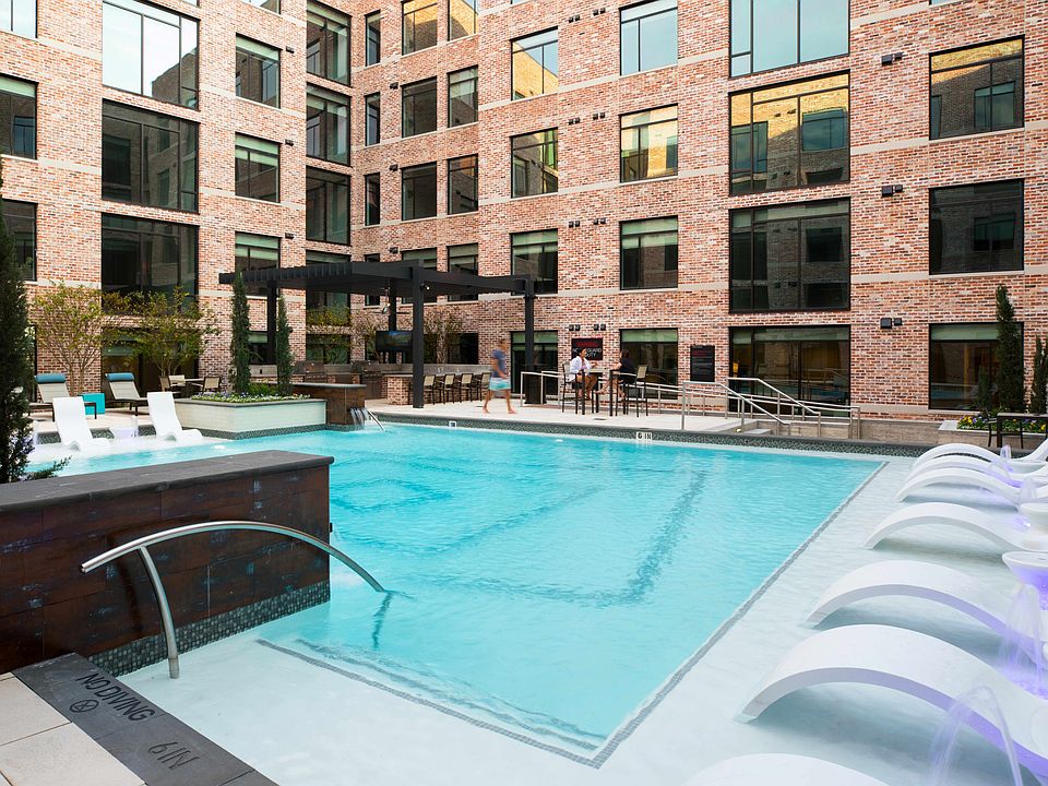 Luxury Pool, Cabana, and Outdoor Grill & Entertainment Lounge