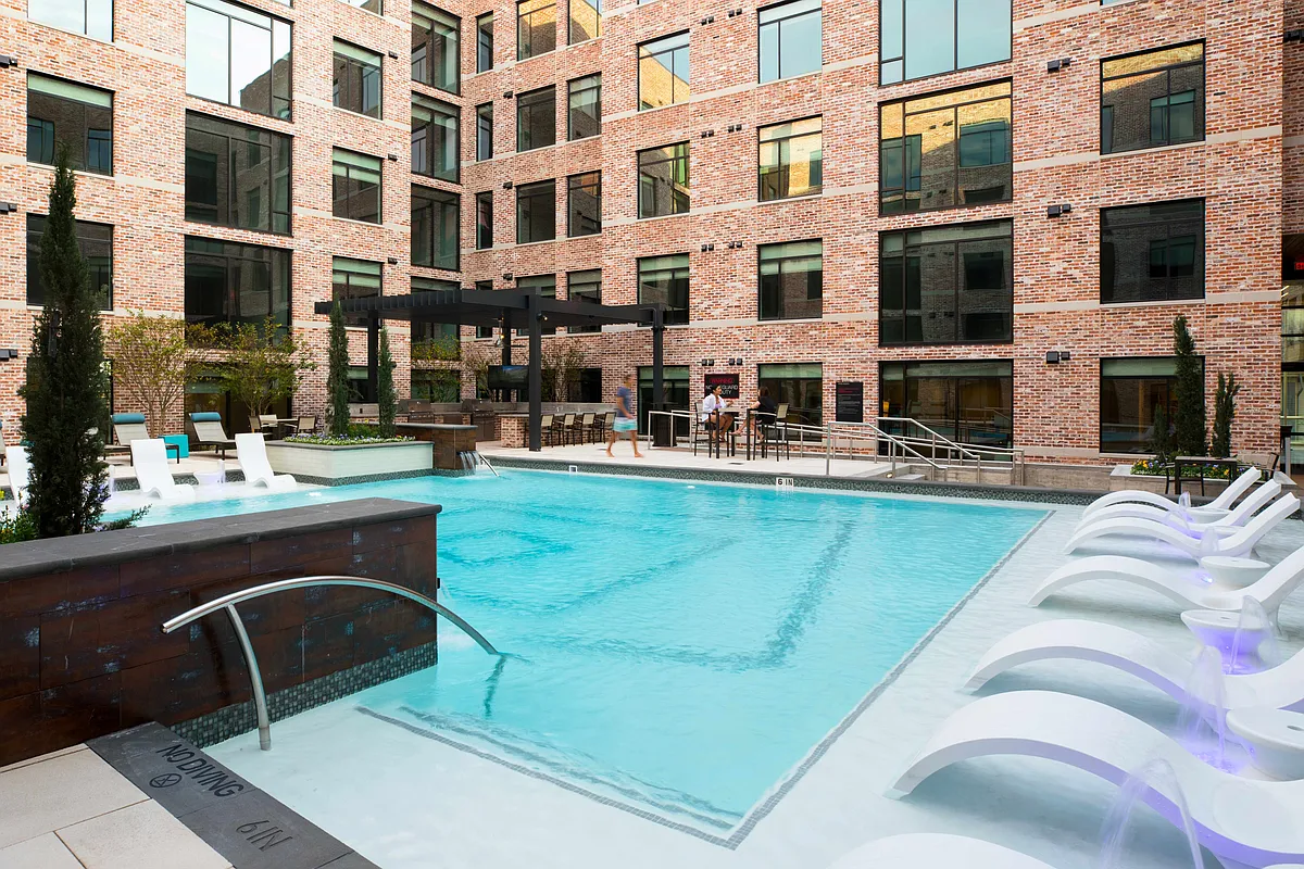 Luxury Pool, Cabana, and Outdoor Grill & Entertainment Lounge - 3663 Washington Avenue Ste 1000