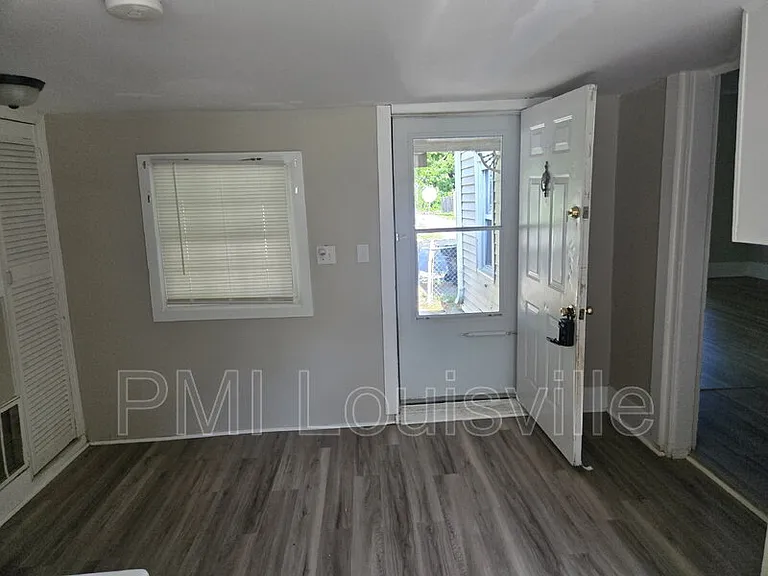 451 N 25th St — Photo 10