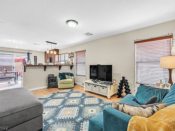 2nd image of 577 Brinkburn Point Ave