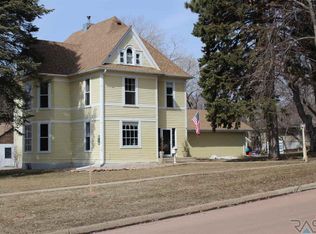 616 NE 5th St, Madison, SD 57042